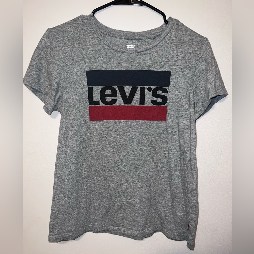 Levi’s T-shirt